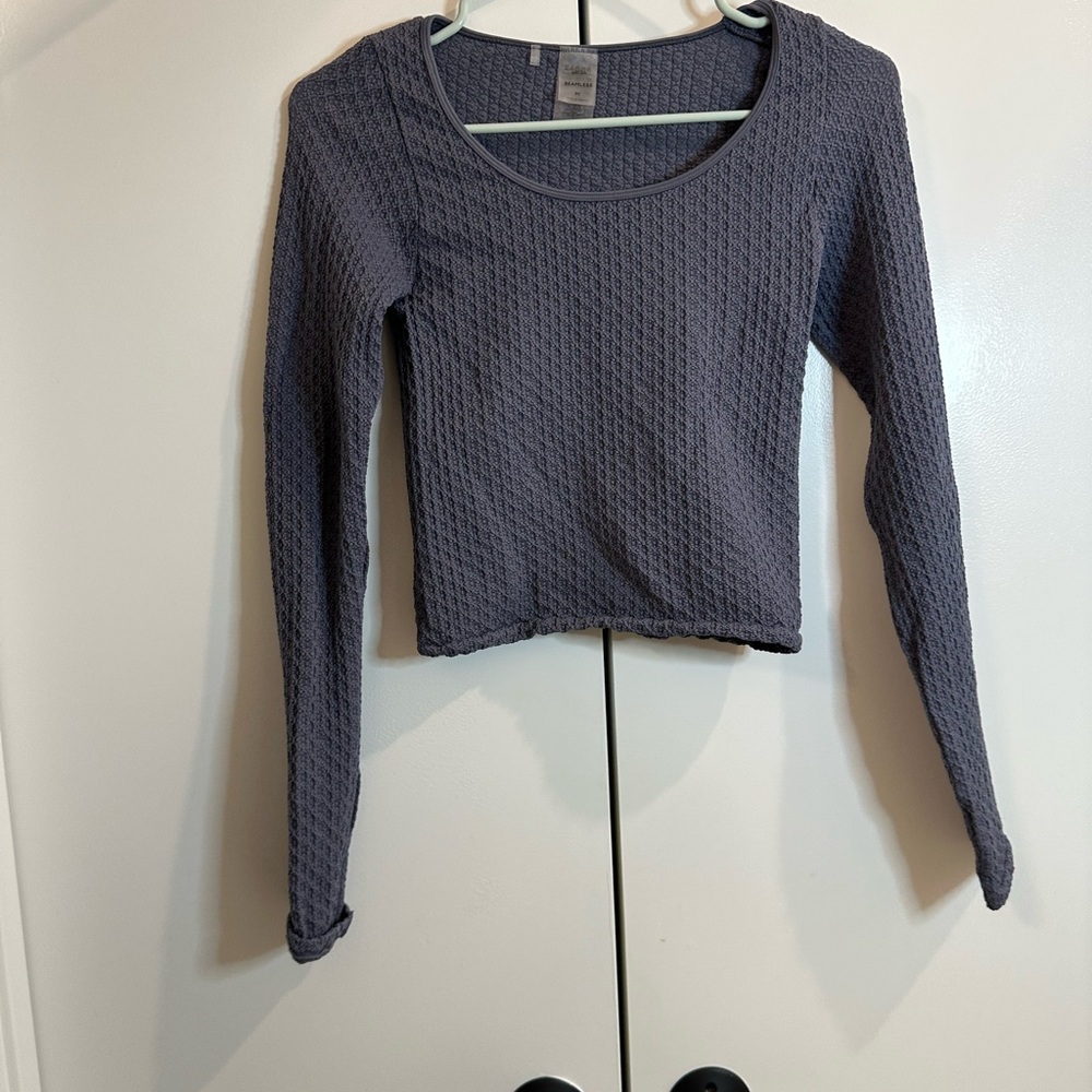 Aritzia Textured Charcoal Long Sleeve Top